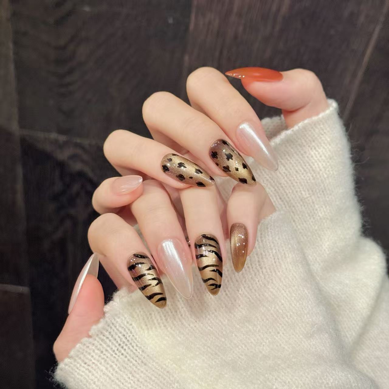 10pcs Handmade Almond Press On - Nail Art Zebra Design 评论和价格